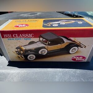 Solid 1931 Classic Solid State Radio Model - Black, Gold, White